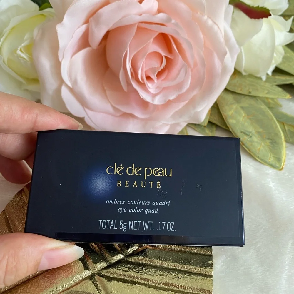 CLE DE PEAU Eye Color Quad Palette - Gold, Blue, Brown